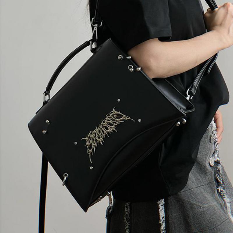 Mochila con remaches de alta g - Interior Design High End reseña y precio
